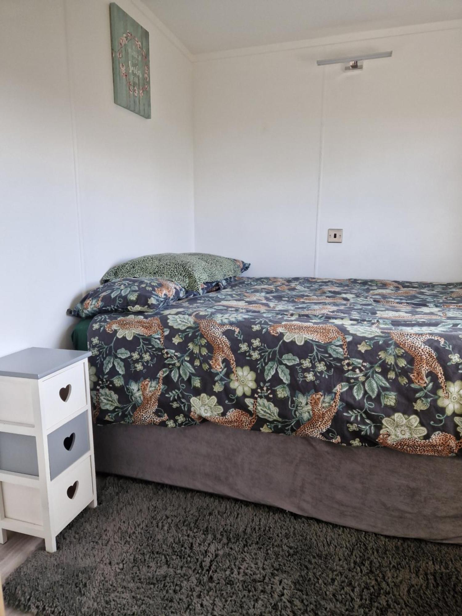 Featheredge Corner Lodge Вэллс Экстерьер фото