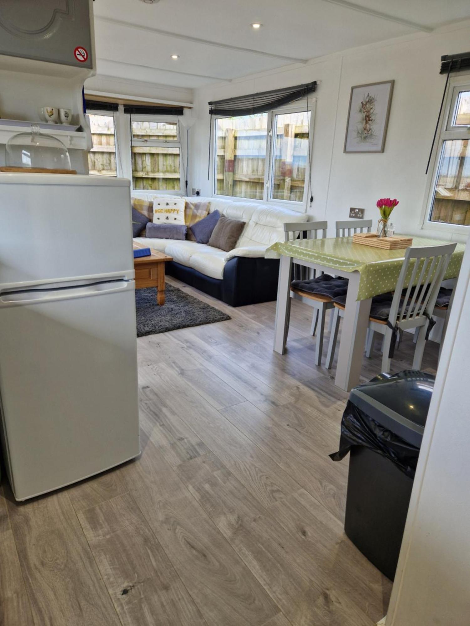 Featheredge Corner Lodge Вэллс Экстерьер фото